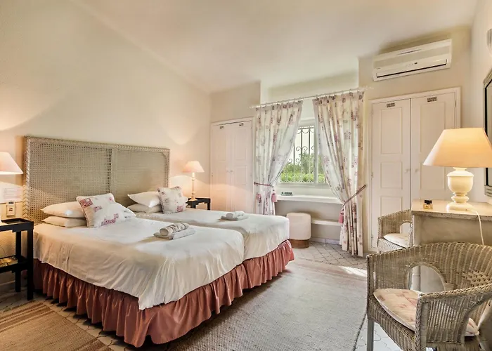 Mng Elliott31 * Almancil