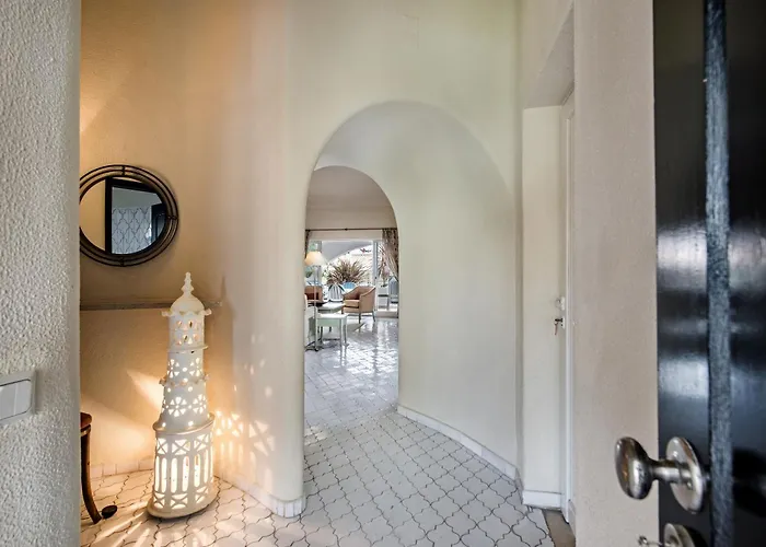 Mng Elliott31 * Almancil