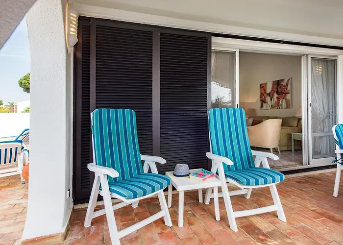 Mng Elliott31 Willa Almancil